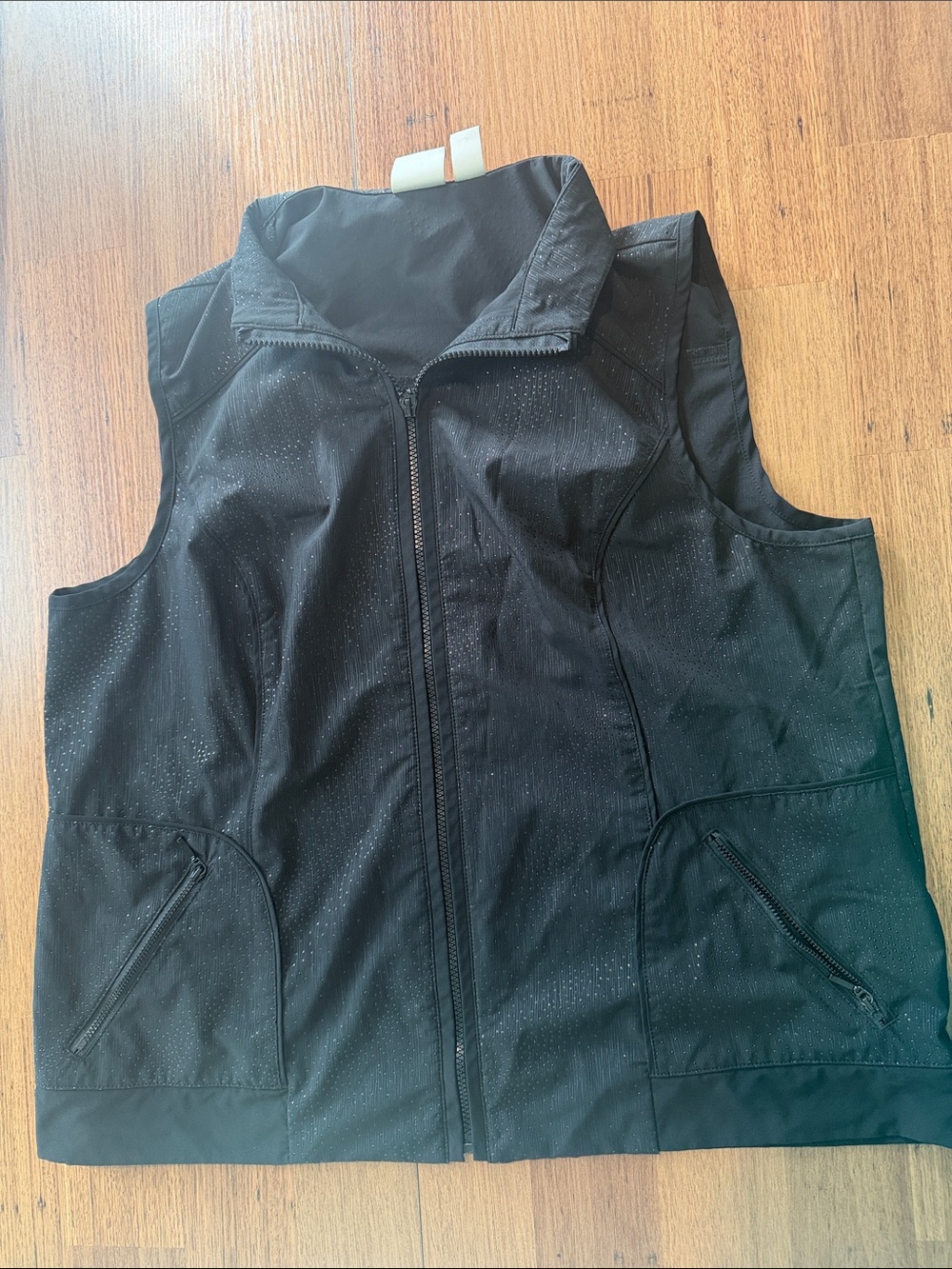 Black Sleeveless Zip-Front Women's Vest
